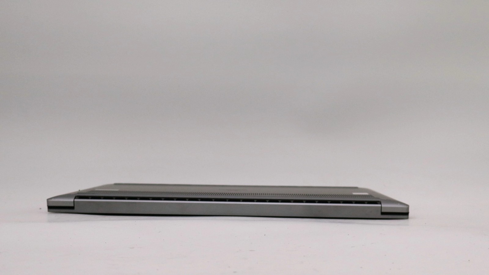 Dell Precision 5570 15″ i9-12900h 32GB 512GB – Very Good