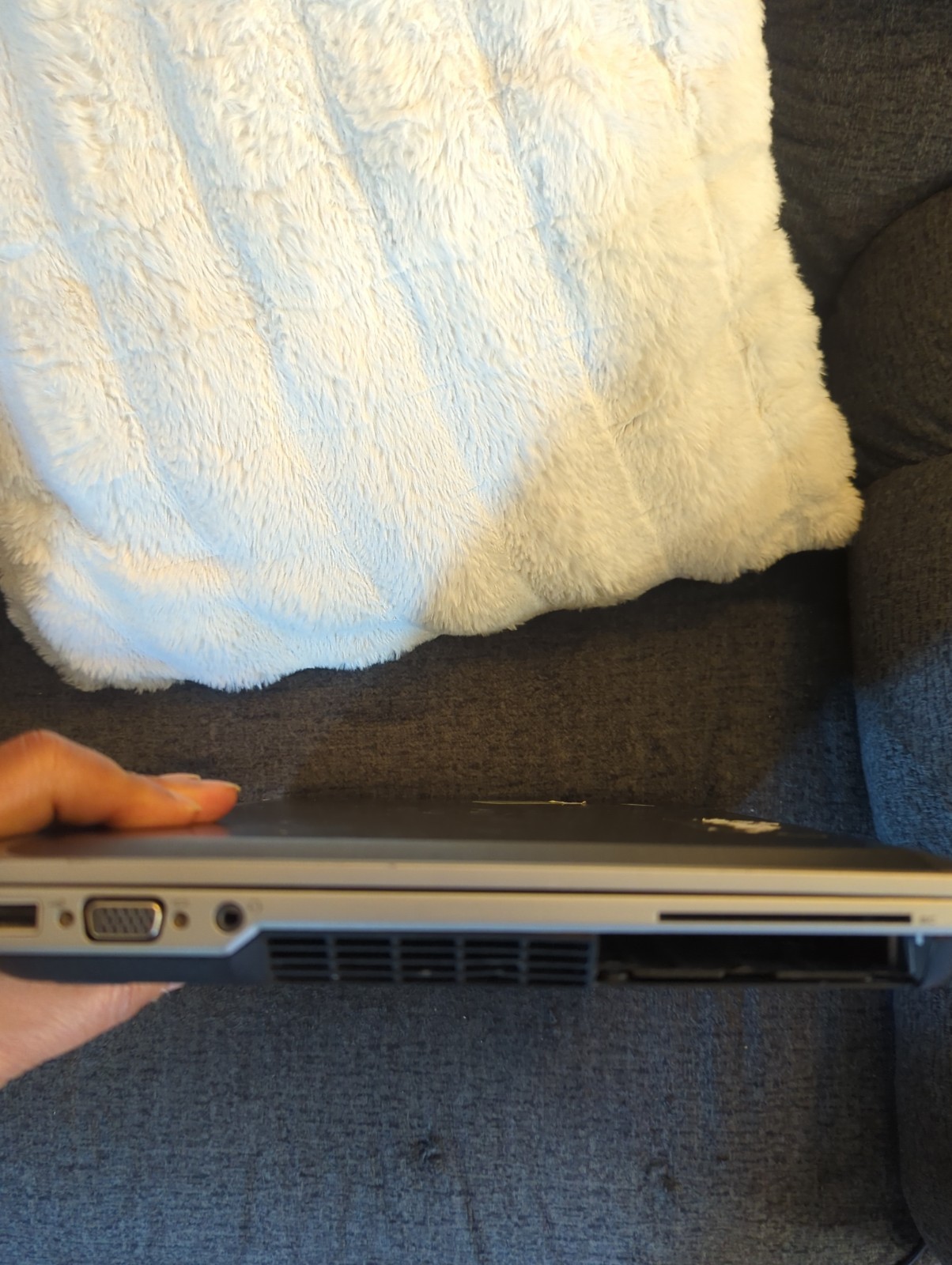 Dell Latitude E-6420 i-5-2nd Gen, 8GB Ram, DvD R/W, No HDD Pls Read Description.