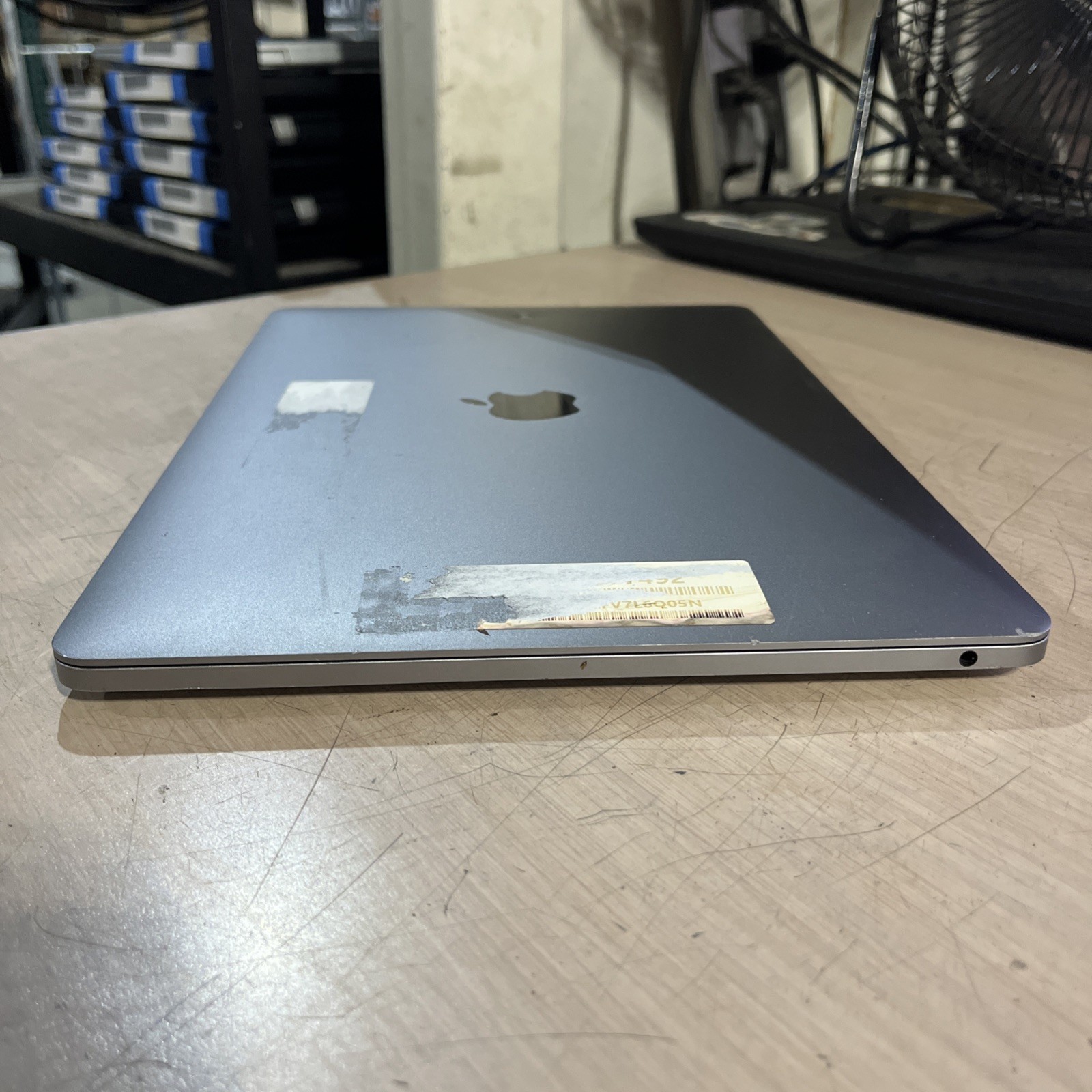 APPLE MACBOOK PRO “M1″ 8 CPU/8 GPU 13” 3.2GHZ 8GB RAM 256SSD