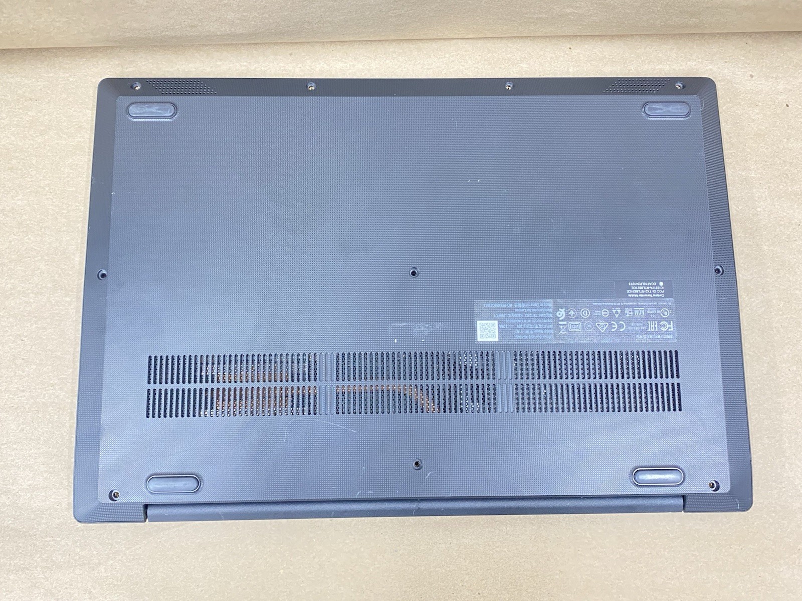 Lenovo 81N3 – 15.5′ HD – AMD A6-9225 – 8GB – 256GB – 10 Home – READ