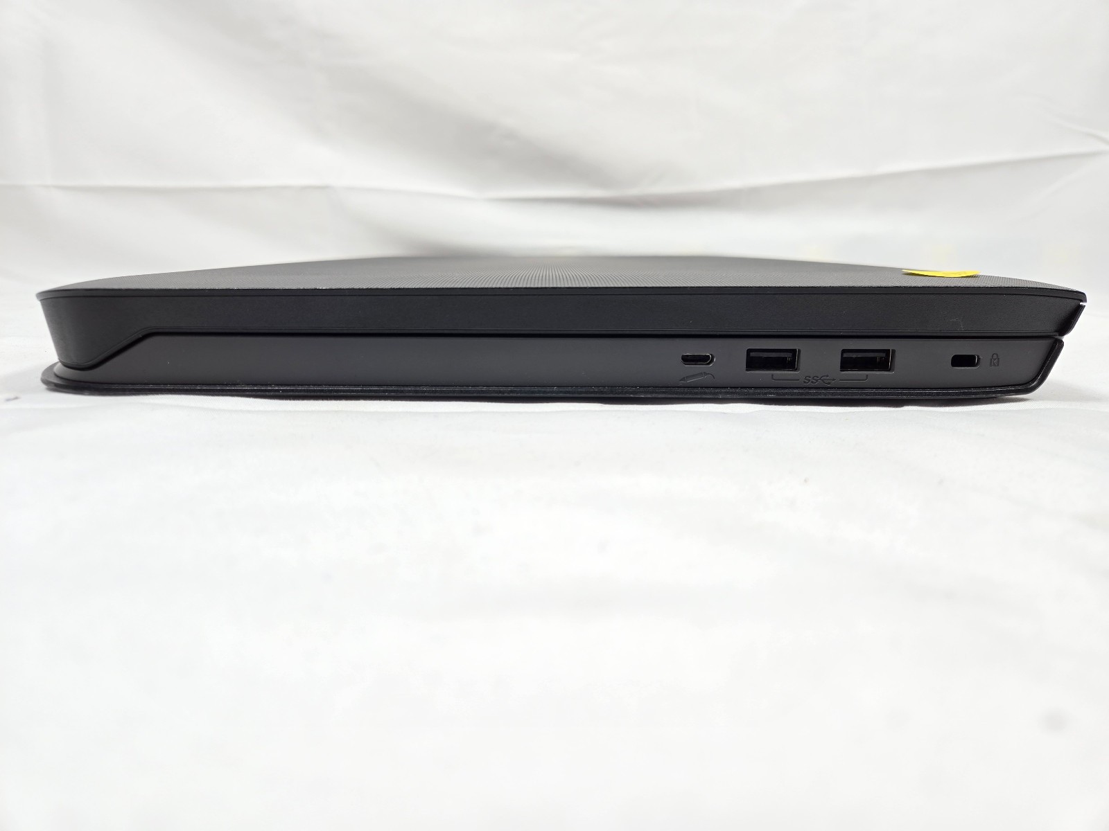 zSpace Original Edition W1847 15.6″ LCD A9-9420 CPU 8GB RAM 240GB SSD Windows 11
