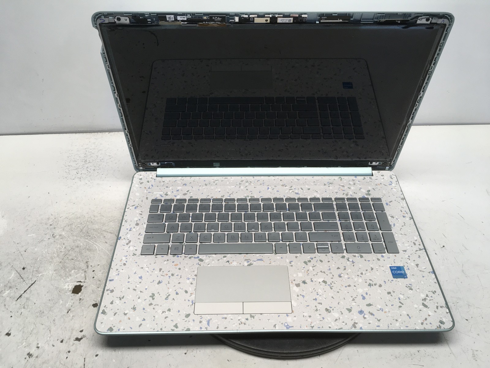 HP 17-BY4007CY Intel i3-1125G4 2GHz 8 GB NO HDD No Batt
