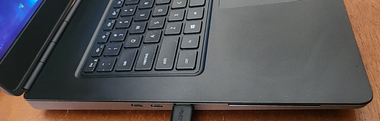 Dell Precision 7760 17.3″ Intel Core i7 11850H 64GB 512GB Good
