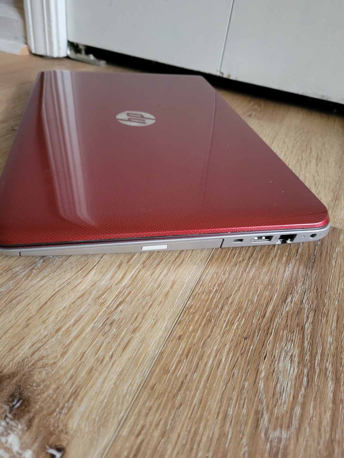 HP Pavilion Laptop Red 15.5″