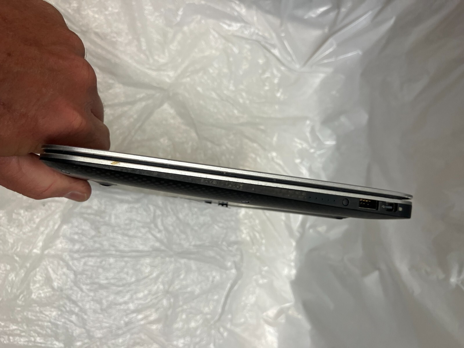 Dell XPS 13-L321X i5-2467M 4GB RAM NO HDD FOR PARTS