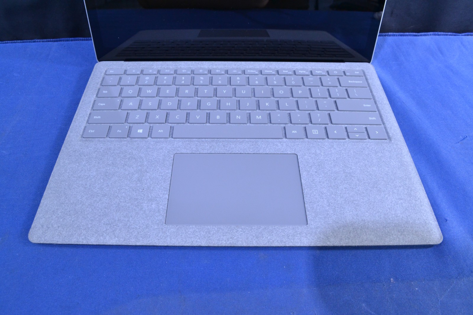 Microsoft Surface Laptop 2 1769 i5-8350U/ 8GB/ 128GB/ Win 11 (J070103)