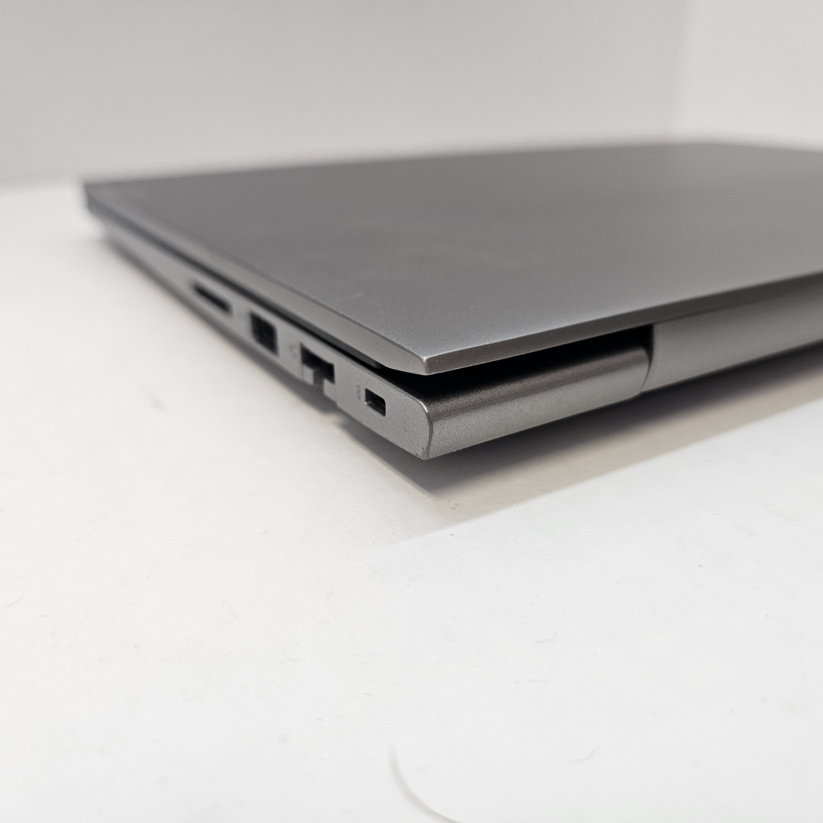 Lenovo ThinkBook 14 G2 14″ Intel i7-1165G7 24GB 256GB Windows 11 Home – Grade A