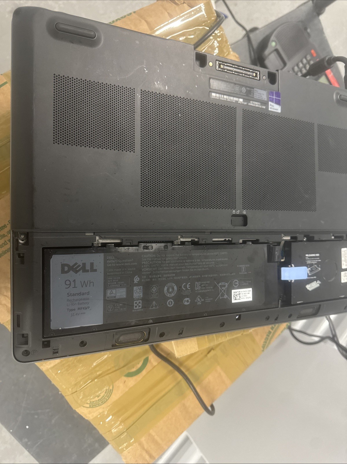 Dell Precision 7710 17″ i5-6300HQ 2.3GHz 8GB DDR4 BATTery No HDD COA OS No Cover