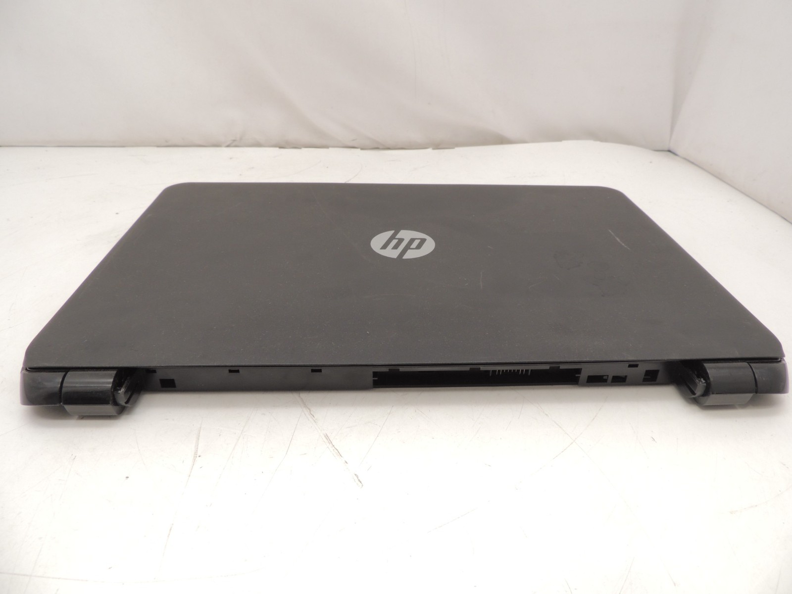 HP 250 G2 15.6″ Core i3 4005U 8GB No HDD/Battery Laptop Tested – Broken Foot
