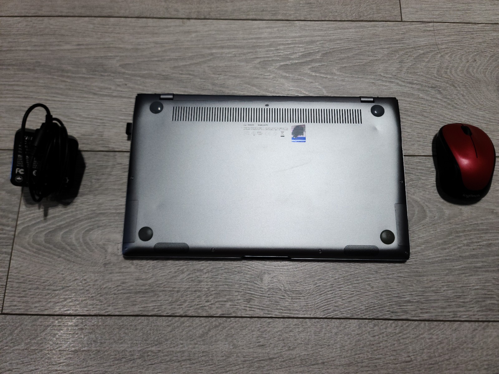ASUS ZenBook 14 UM433IQ AMD Ryzen 7 4700U NVIDIA GeForce MX350