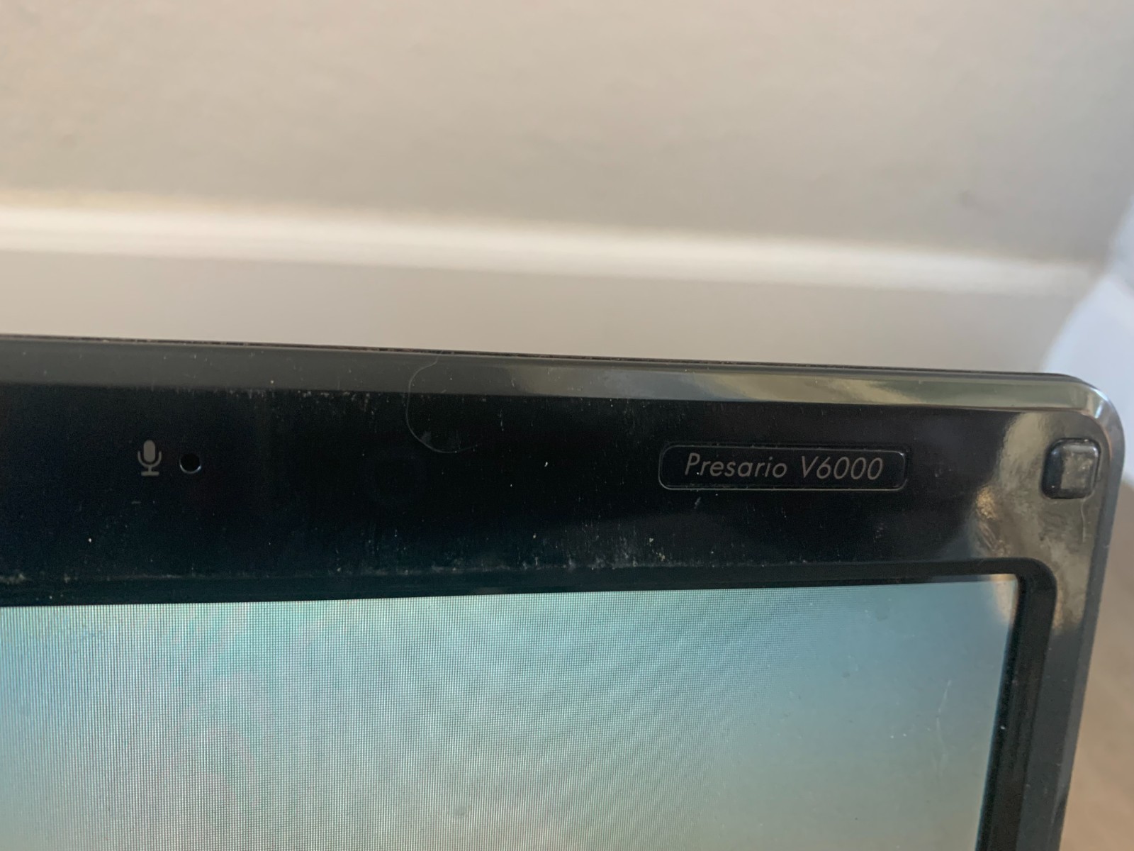 Compaq Presario V6000 15.4″ Intel Core Duo T2450 2.00Ghz 2GB RAM 120GB HDD Win 7