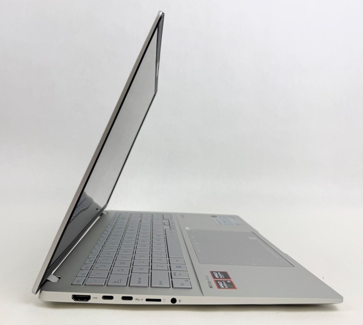 Asus VivoBook S16 M5606WA 16″ 3200×2000 OLED 120Hz Ryzen AI 9 365 32GB 1TB W11H