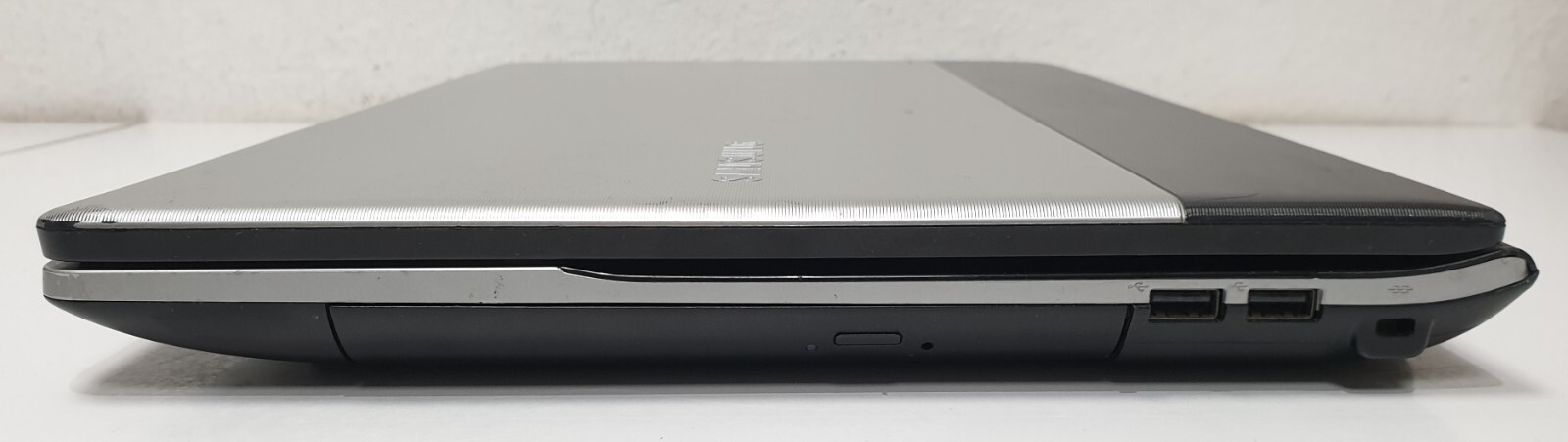 Samsung NP300E Windows XP Notebook i5-2430M 2.40GHz 500GB 4GB 15.6″ DVD FAULTY!