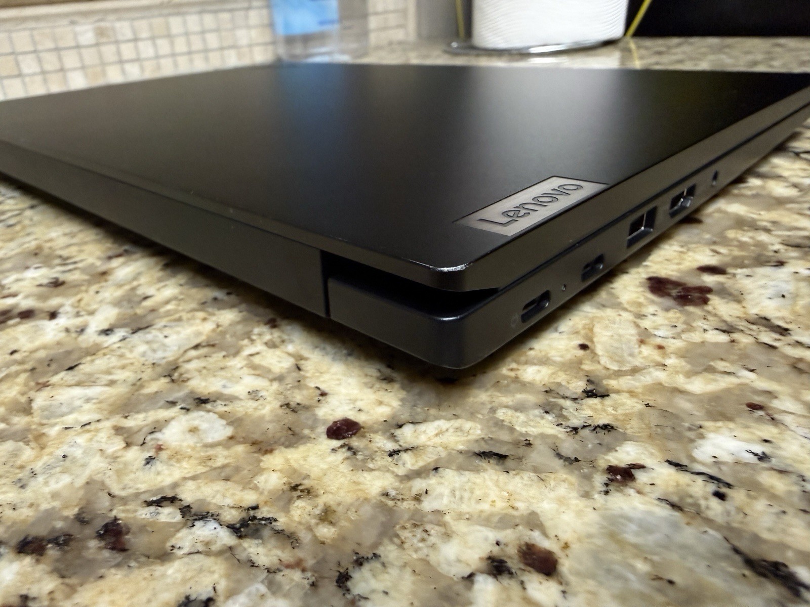 Lenovo ThinkPad E14 Gen 5 14″ AMD Ryzen 5 7530U 8GB RAM 256GB SSD Windows 10