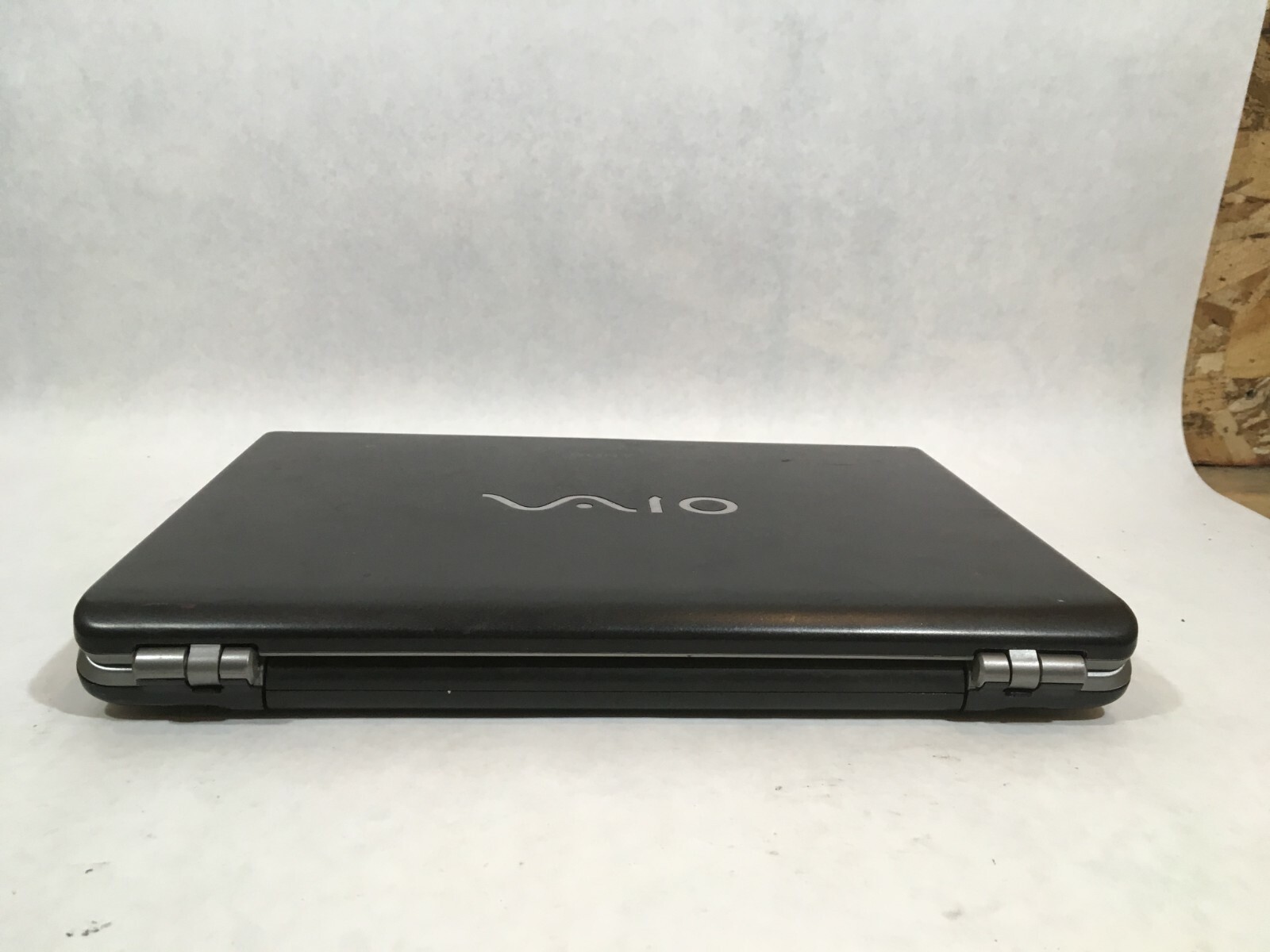Sony Vaio Case Damage Bad Screen For Parts or Repair -FT