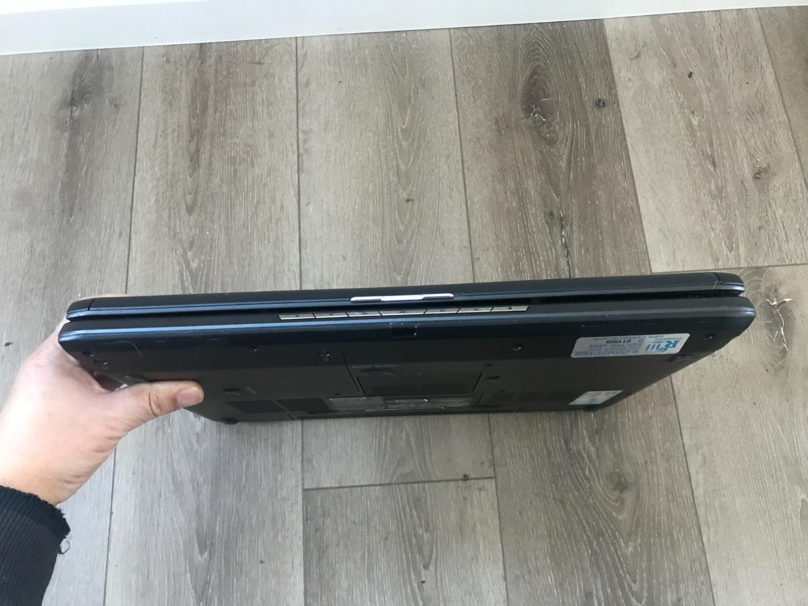 Dell VOSTRO 1700 17″ Intel Celeron 550 2.00GHz 1.00GB RAM 120GB HDD Win 7 Pro