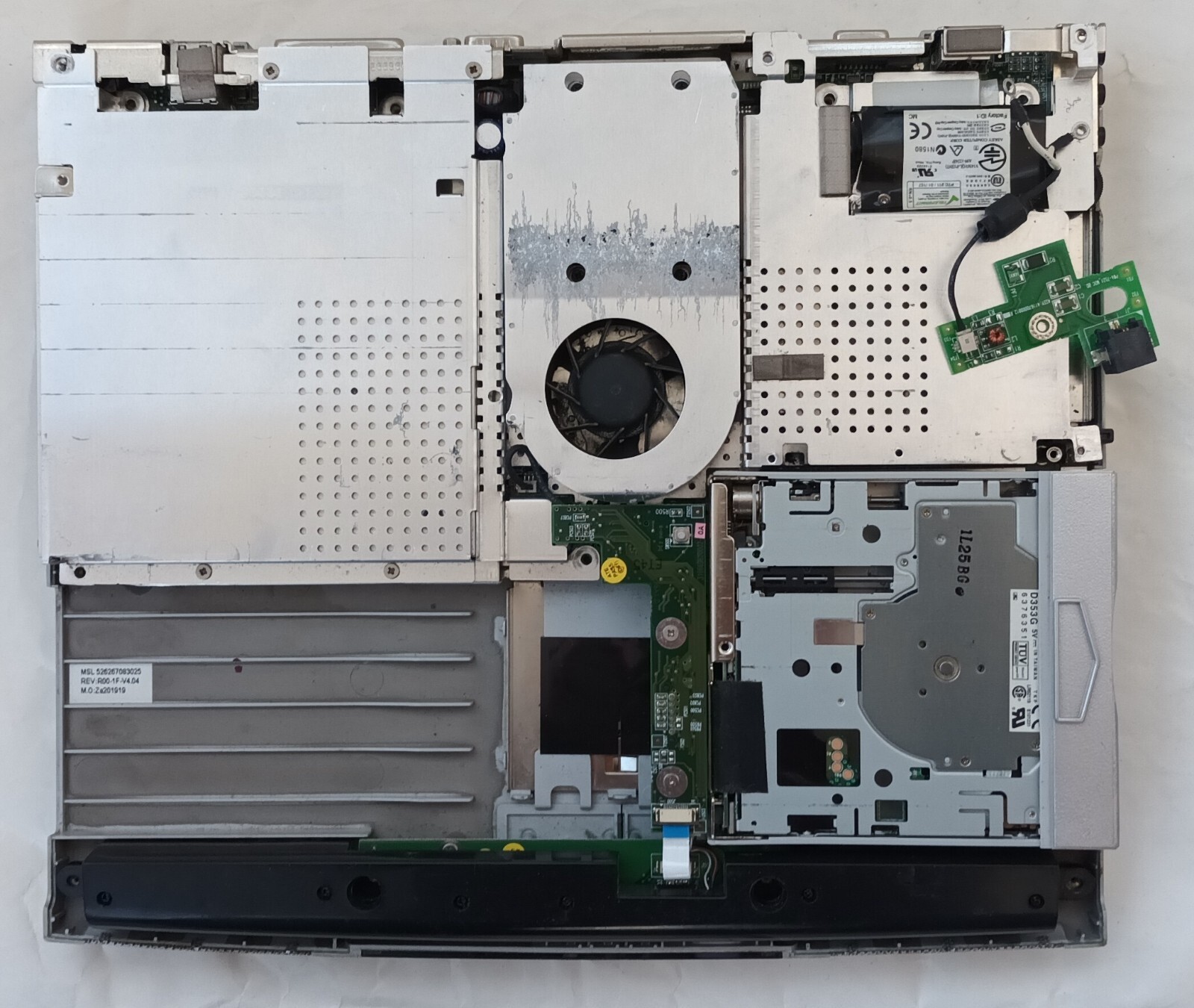 Packard Bell Easy One Silver 2120 7521N Laptop Notebook 14.1″ Parallel Serial