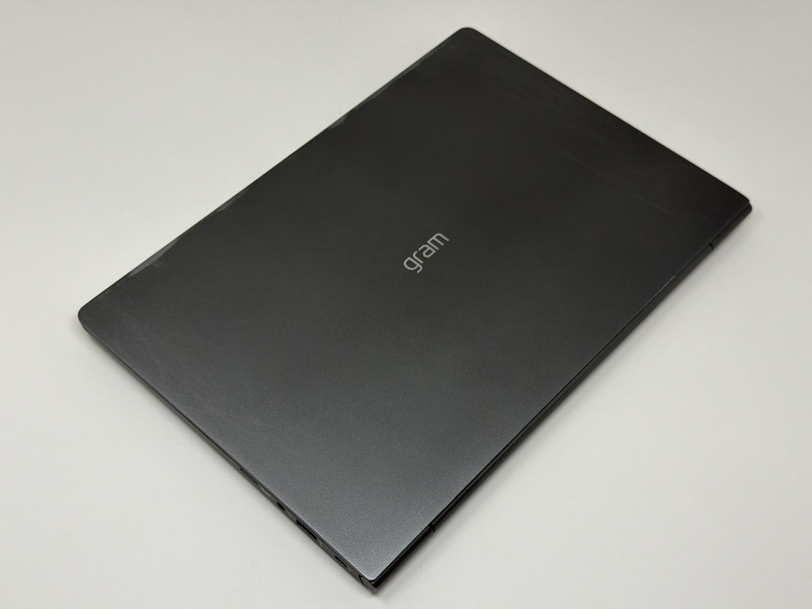 LG Gram 13Z990 13in Intel Core i5-8265 1.60Ghz 8GB RAM 256GB SSD Laptop Good