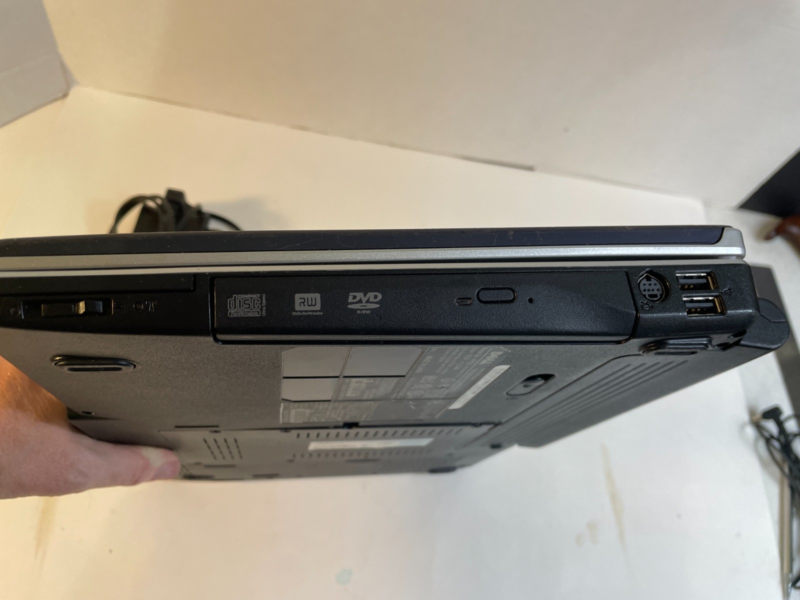 Dell Inspiron 1525 Retro 15.4″ Laptop Core2 DUO 2.00GHz 3GB Vista ~ Bad Battery