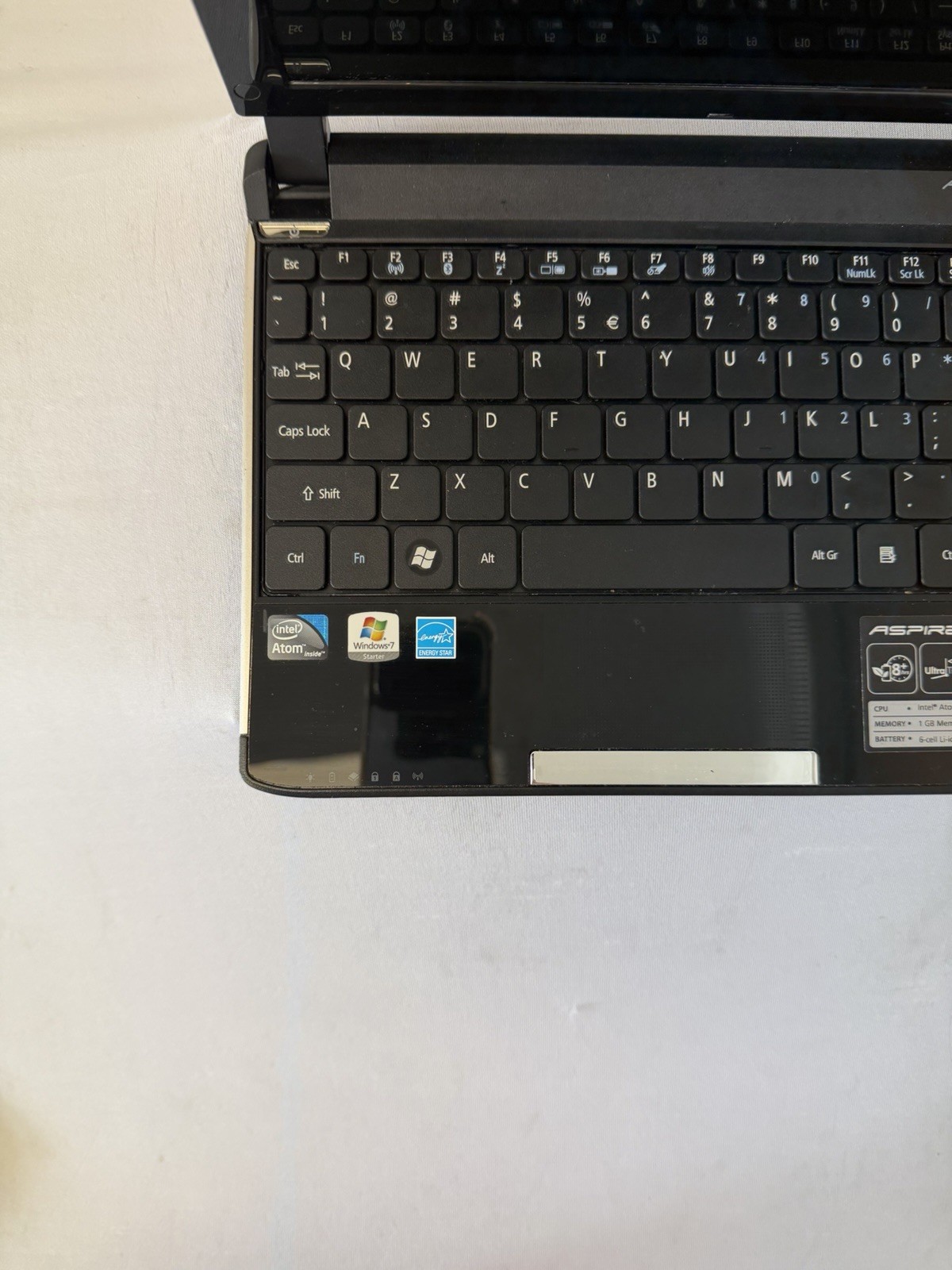 Acer Aspire One Laptop – Good Screen – Intel Atom N450 – Read Des
