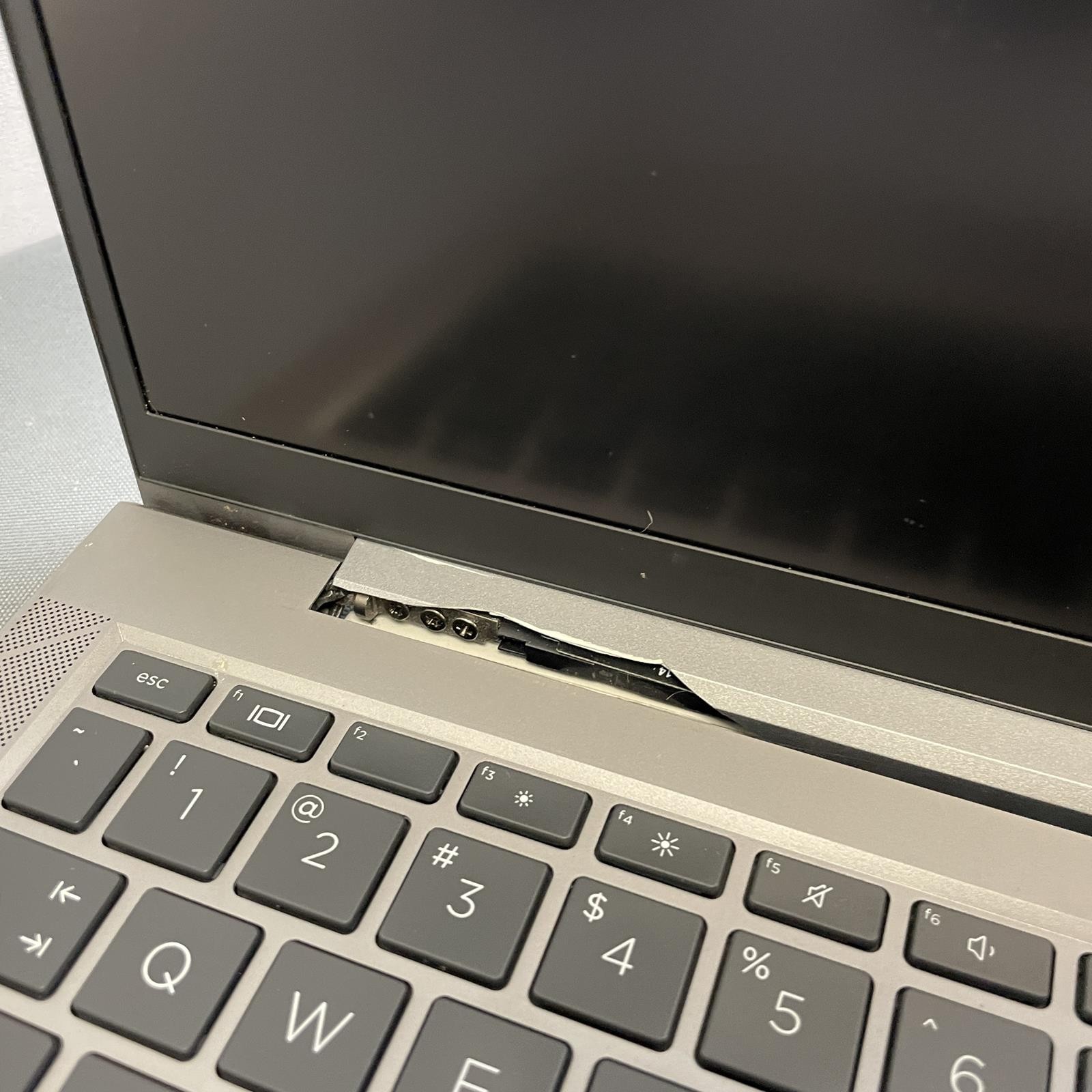 HP ZBook Firefly 14 G8 14 in, Core i7-1185G7, No RAM/SSD | #2465 PARTS (READ)