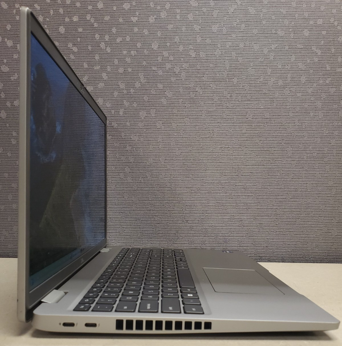DELL Precision 3570 w/power adapter