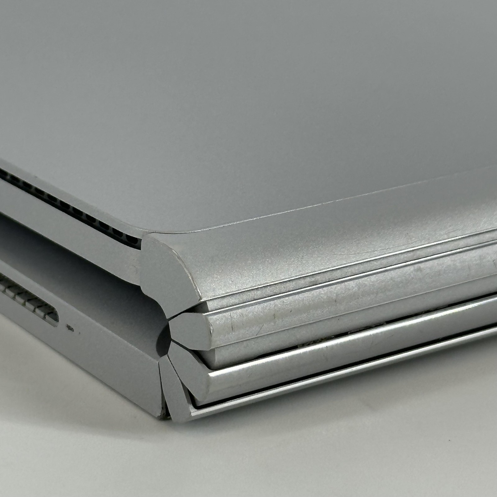 Microsoft Surface Book 2 15 TOUCH i7-8650U 16GB 256GB SSD GTX 1060 Yellow Hue