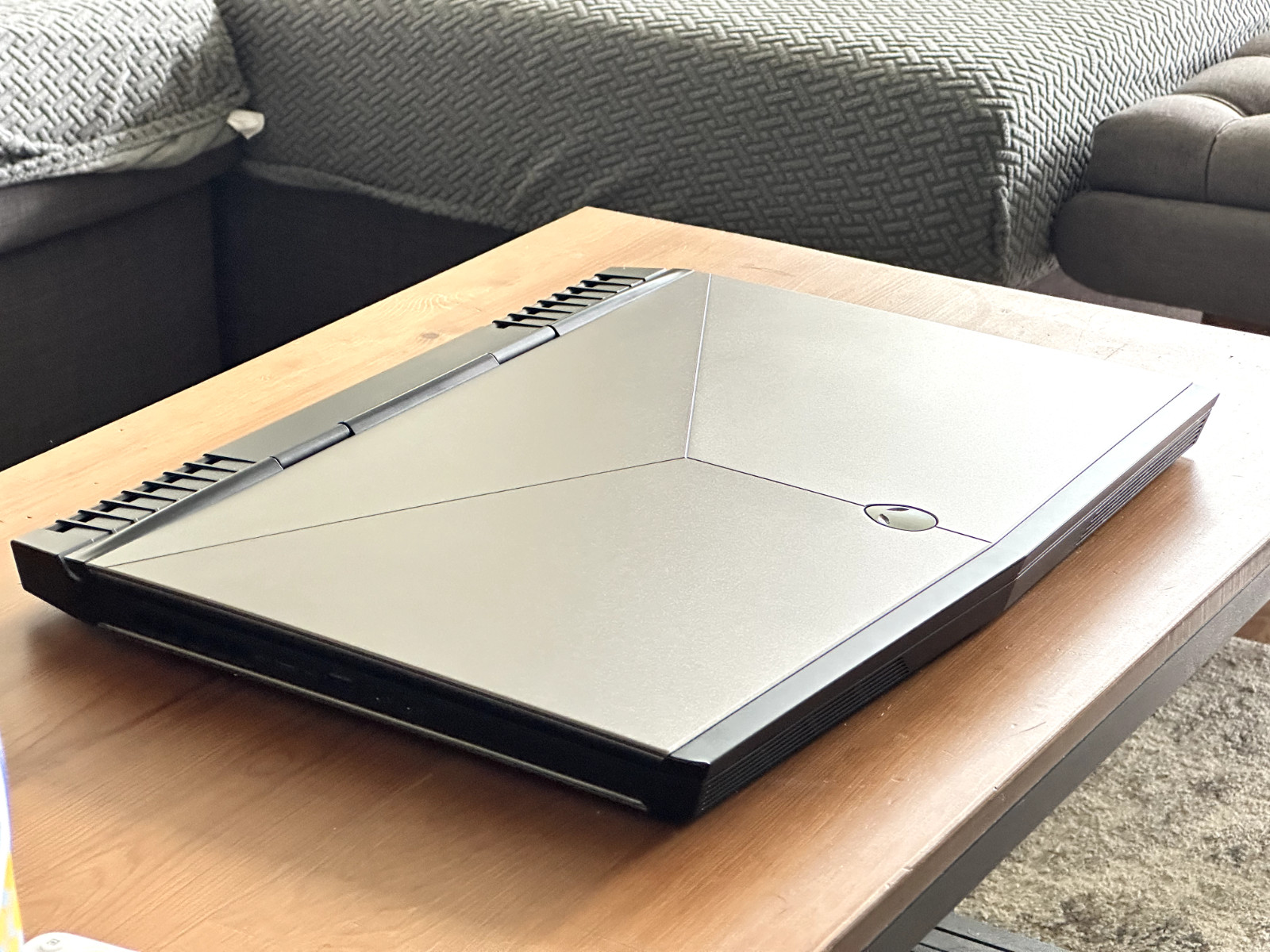 💻 Alienware 15 R4 Gaming Laptop – i7-8750H | GTX 1060 | 256GB M.2 SSD + 1TB HDD
