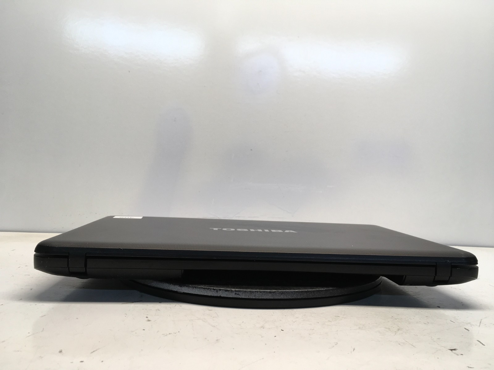 Toshiba Satellite C875D-S7105 AMD A6-4400M 2.7GHz 4 GB NO HDD/Battery