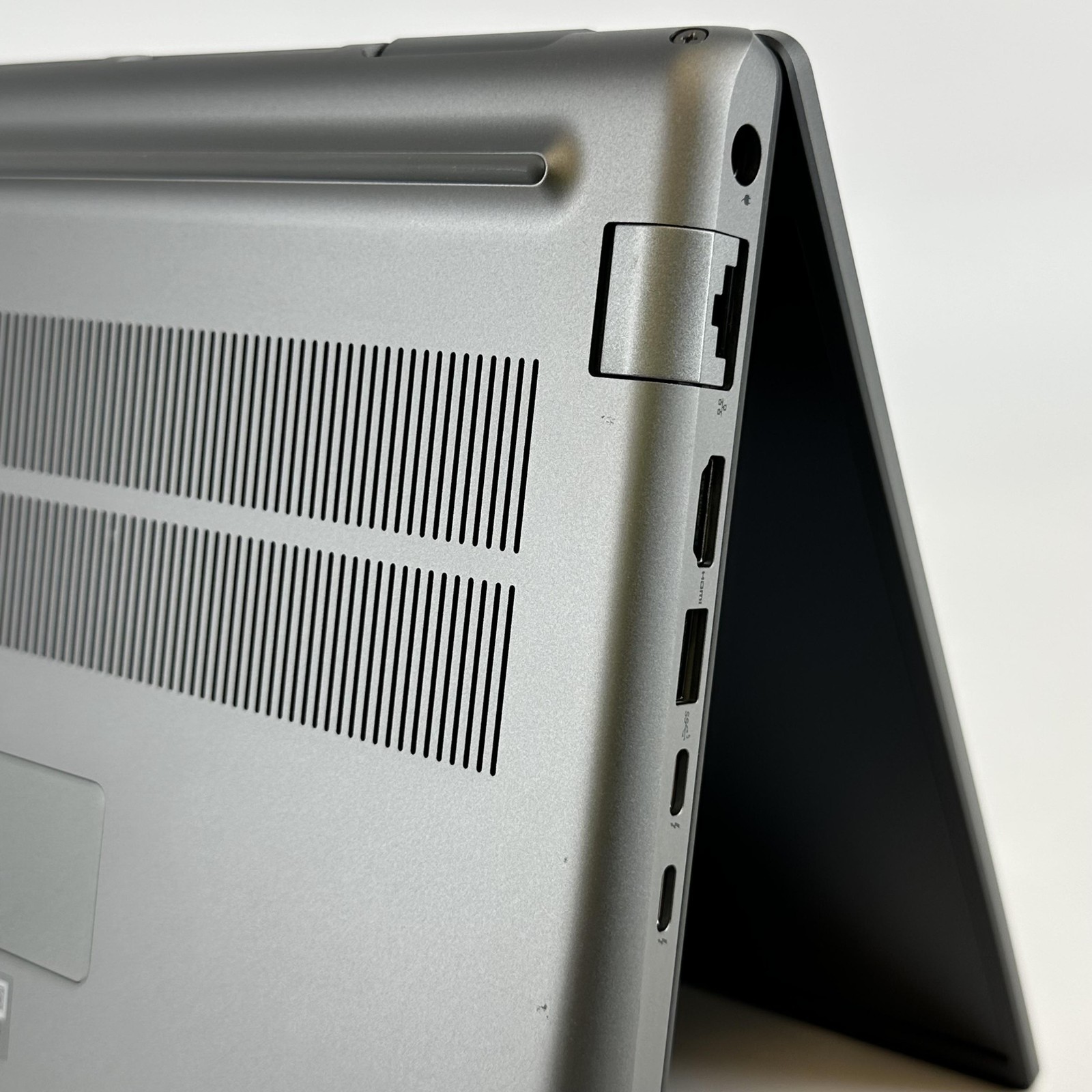 Dell Precision 7680 16 FHD+ 2.2 GHz i9-13950HX 64GB 1TB SSD NVIDIA RTX 3500 Ada