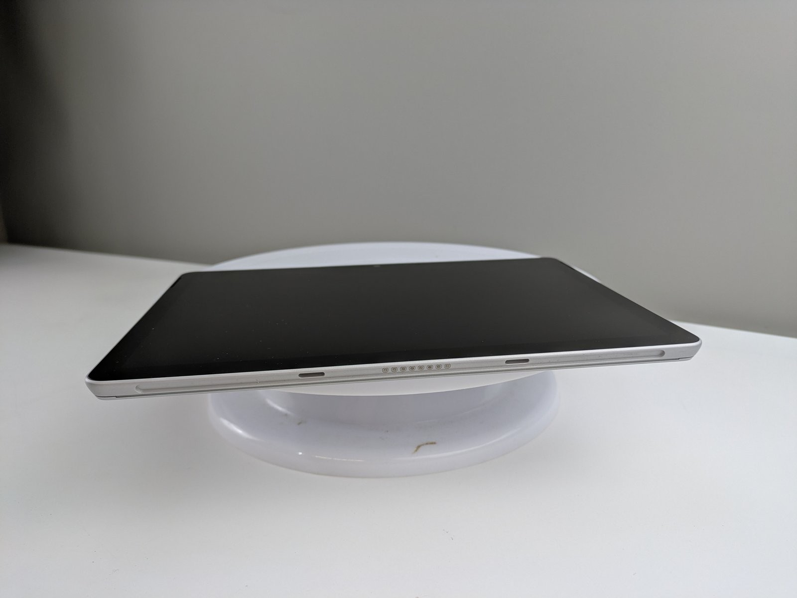 Microsoft Surface Go 2 10.5″ m3-8100Y 8GB RAM 256GB SSD Windows 11 Pro BAD BATT