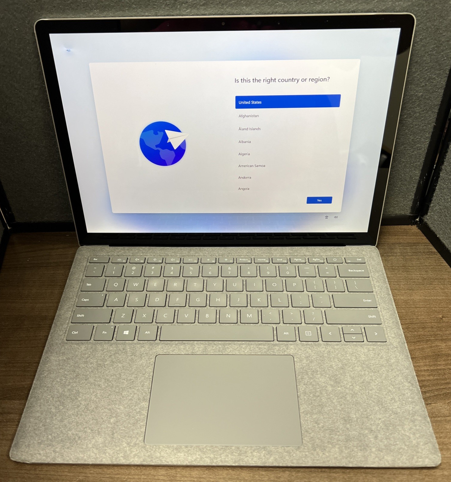 Microsoft Surface Laptop 3 i5-1035G7 8GB RAM 128GB SSD *See Description