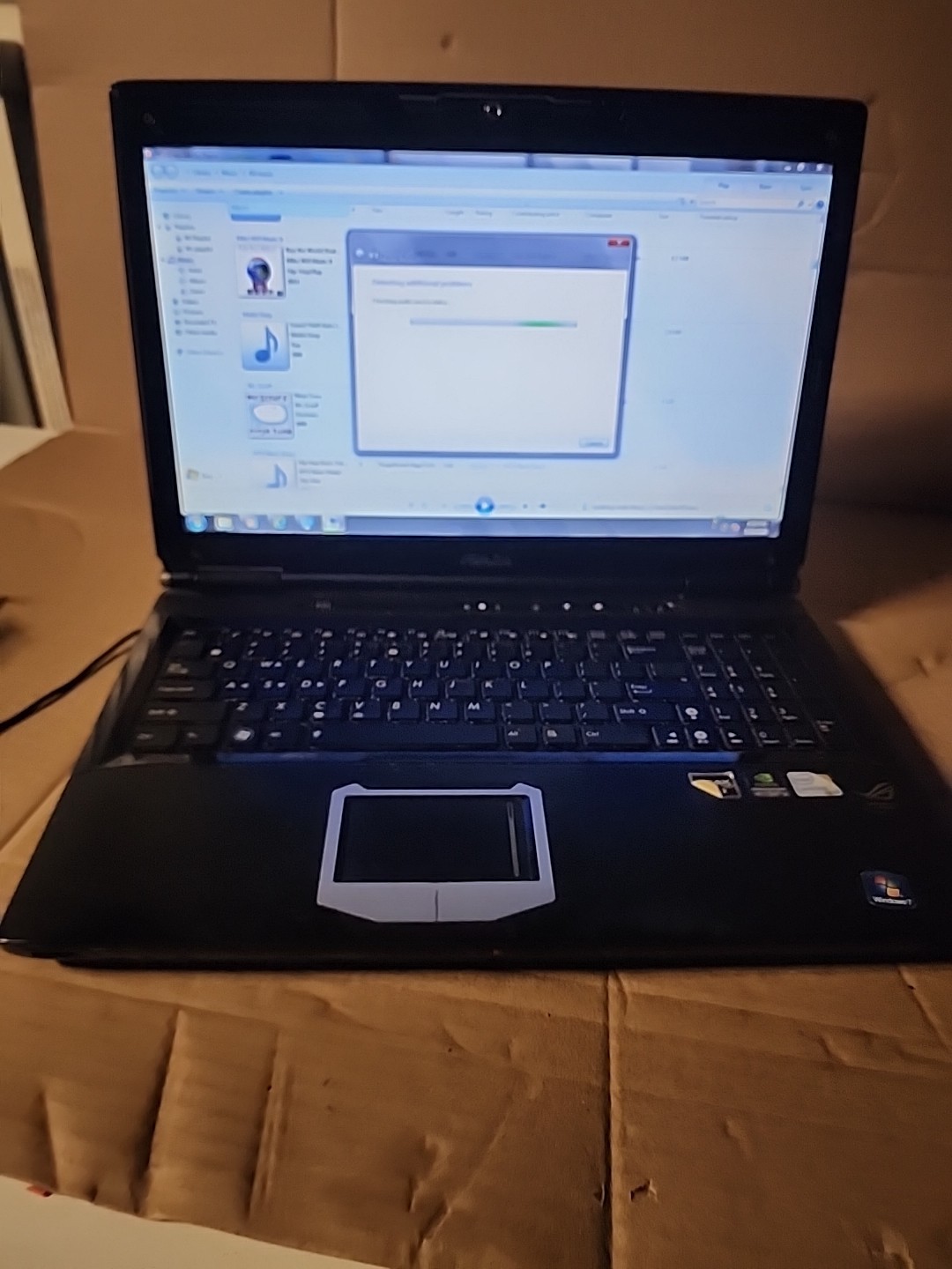 ​Laptop Asus ROG G60 Core 2 Duo P7450 4GB RAM 1GB GTX 260M Win 7 – Para Partes