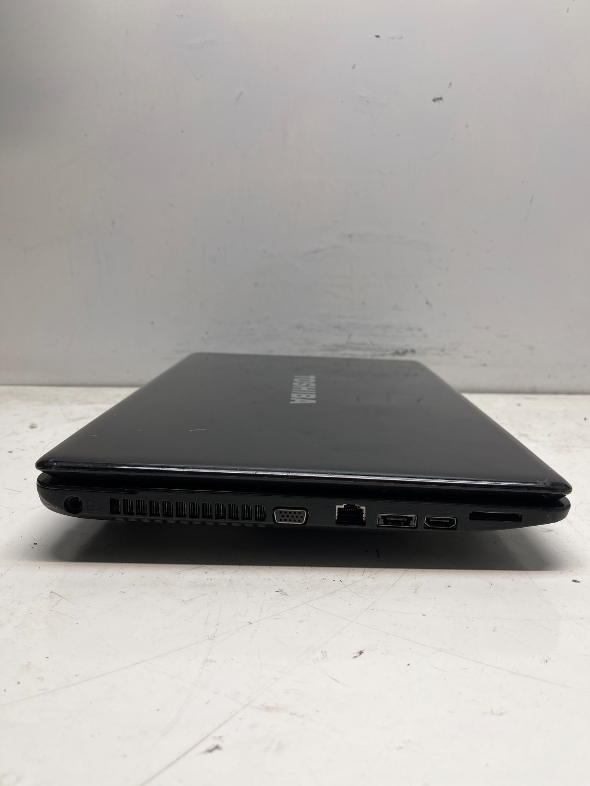 Toshiba Satellite L670 Intel Core i3 M380 2.53GHz 3GB Ram NO HDD