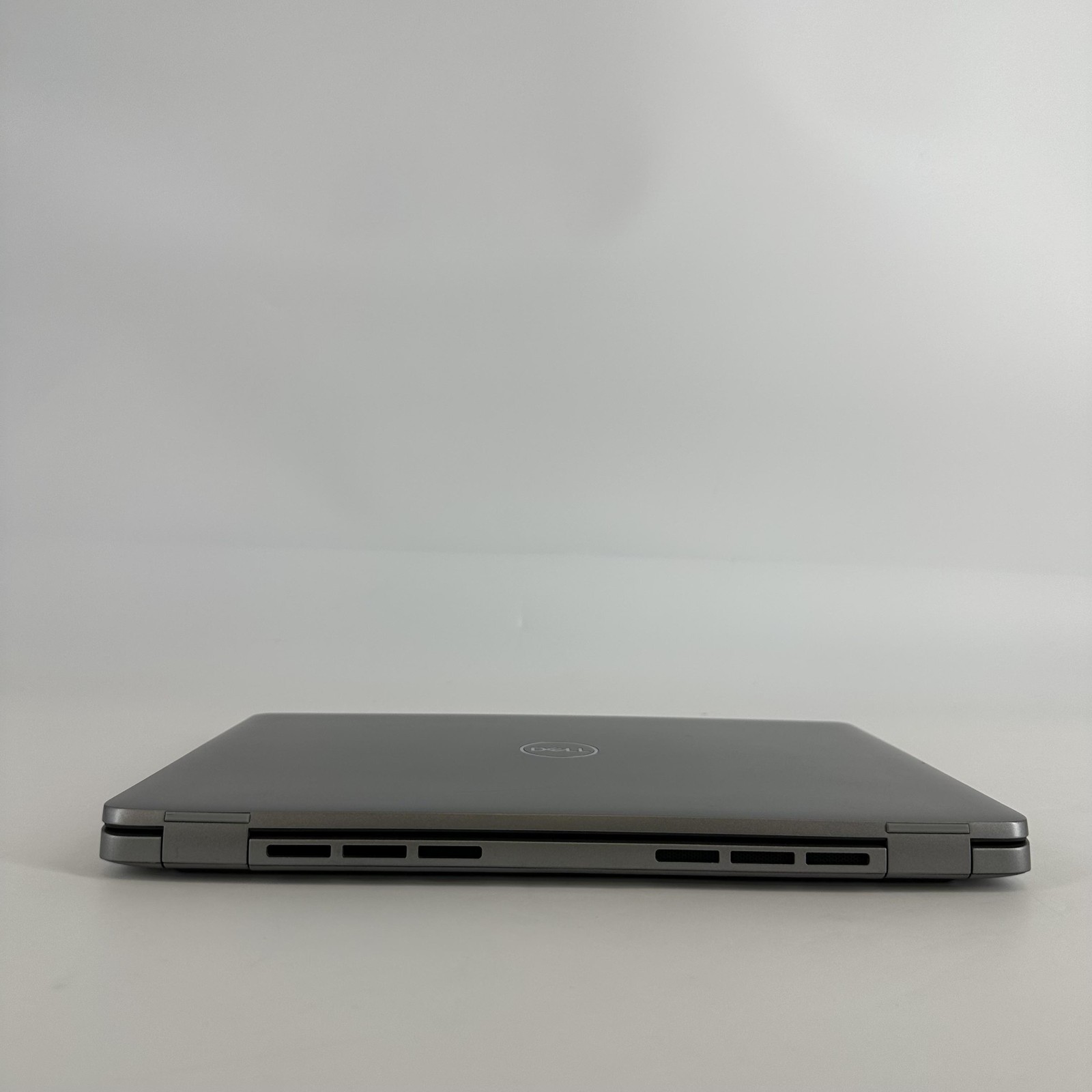Dell Latitude 5440 14 Gray FHD TOUCH 1.8 GHz i7-1365U 16GB 512GB SSD Very Good