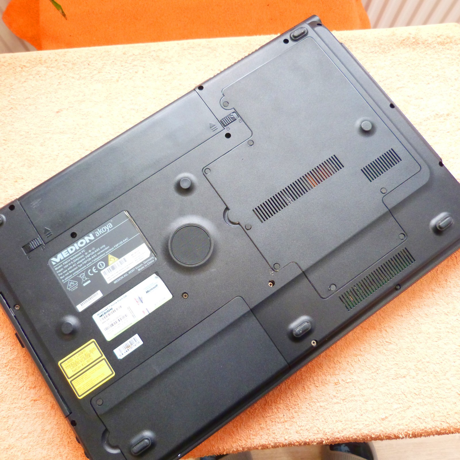 Medion P8614 XXL Cinema MONSTER 18″ L 1TB HDD SSD Windows 11 l 8GB RAM NEW HDMI