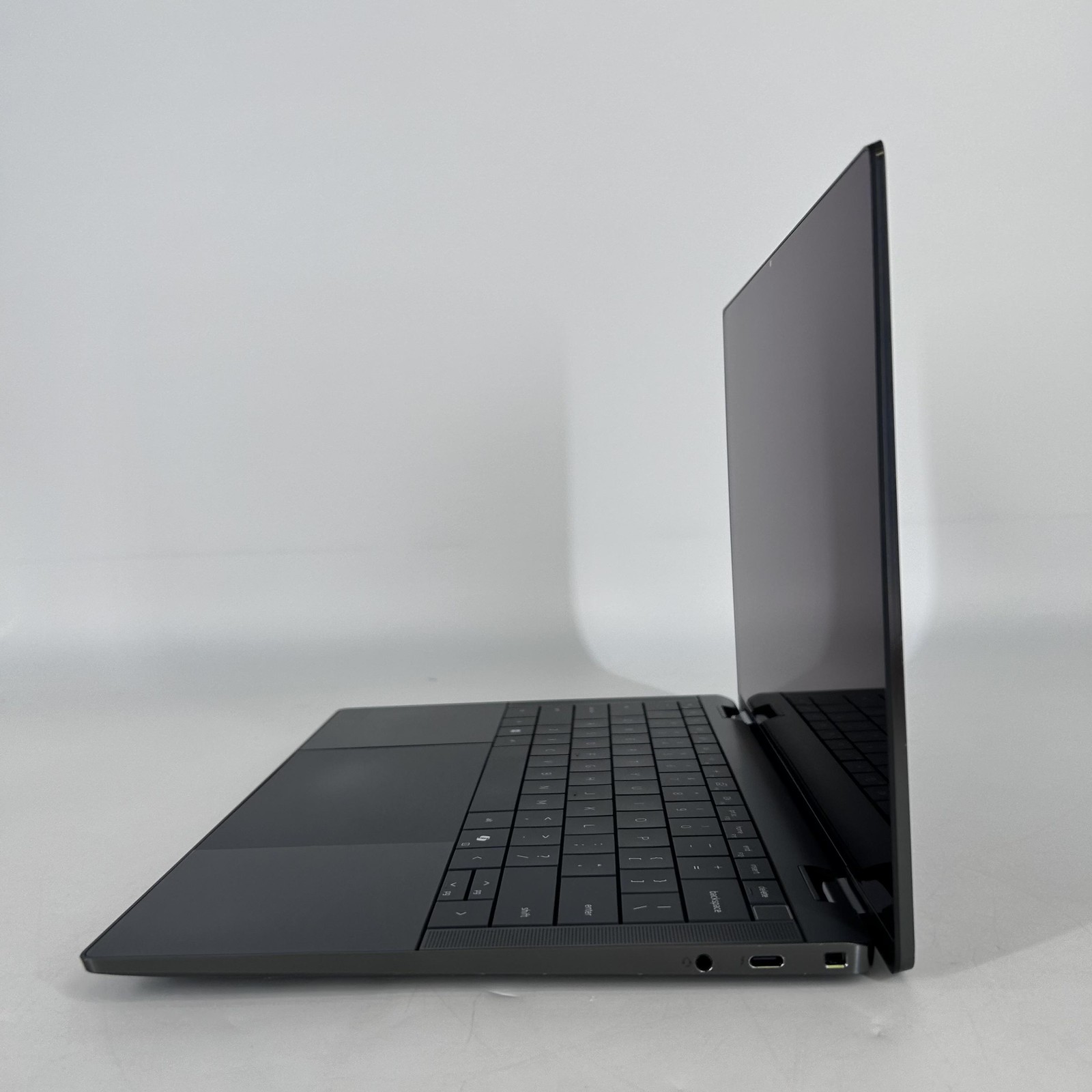 Dell Latitude 9450 (2-in-1) 14 2K TOUCH 2.1 GHz Ultra 7 165U 32GB 256GB SSD Good