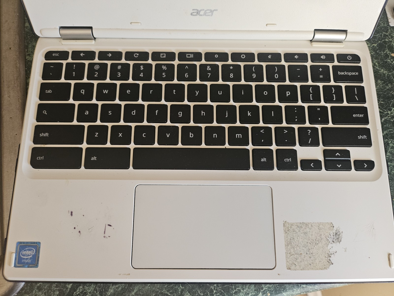 Acer Chromebook CB3-111 Series White 11.6″ Laptop missing charger