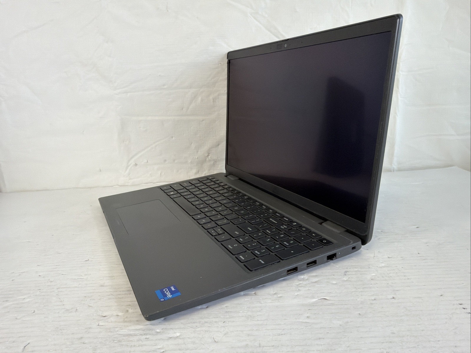 Dell Latitude 3540 Intel Core i7-1355U 4.25GHz 8GB RAM 256GB NVMe Windows 11 Pro