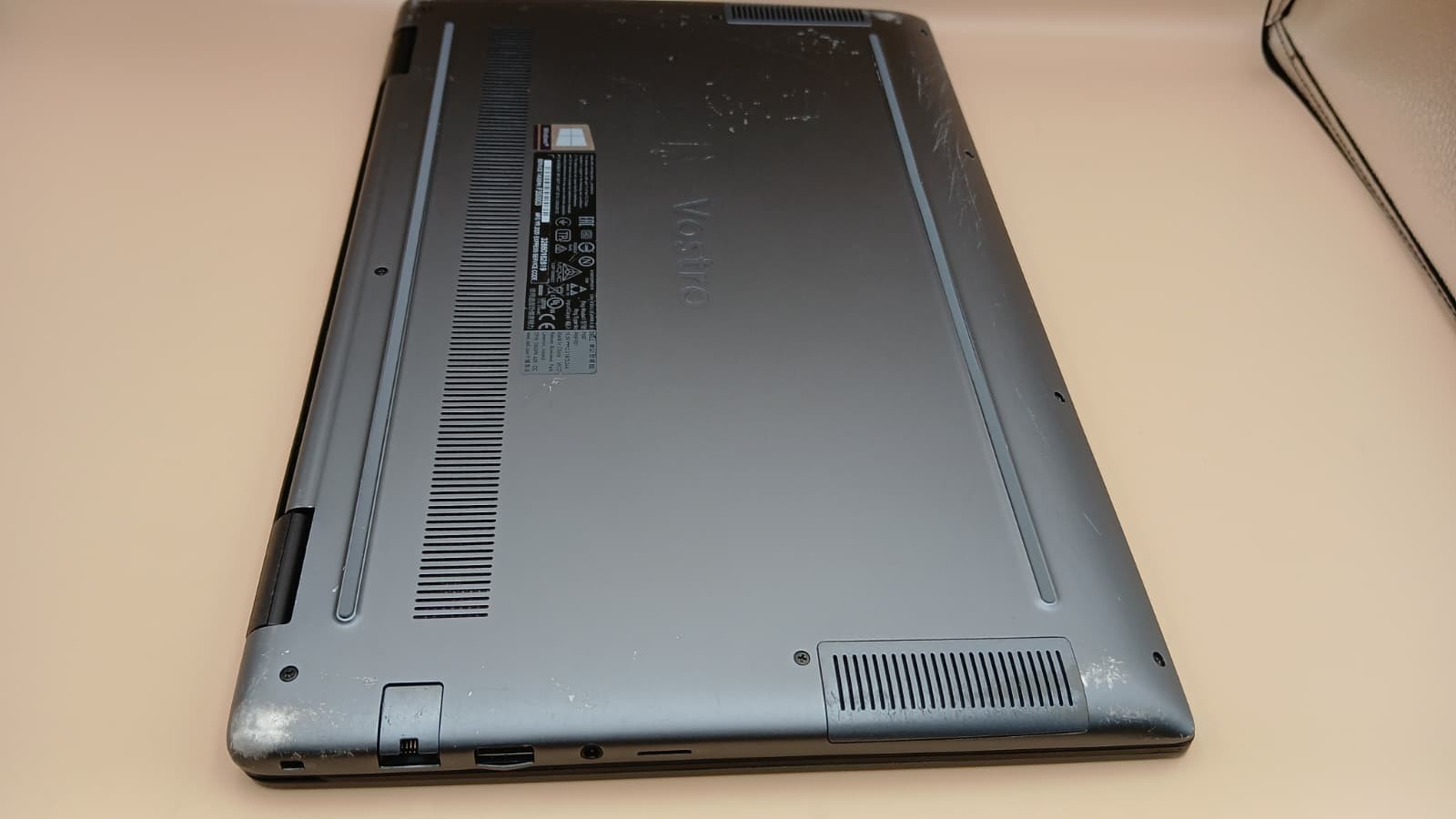Dell Vostro 5590 15.6″ FHD i5-10210U 16GB RAM 256GB SSD Win11 Pro Laptop