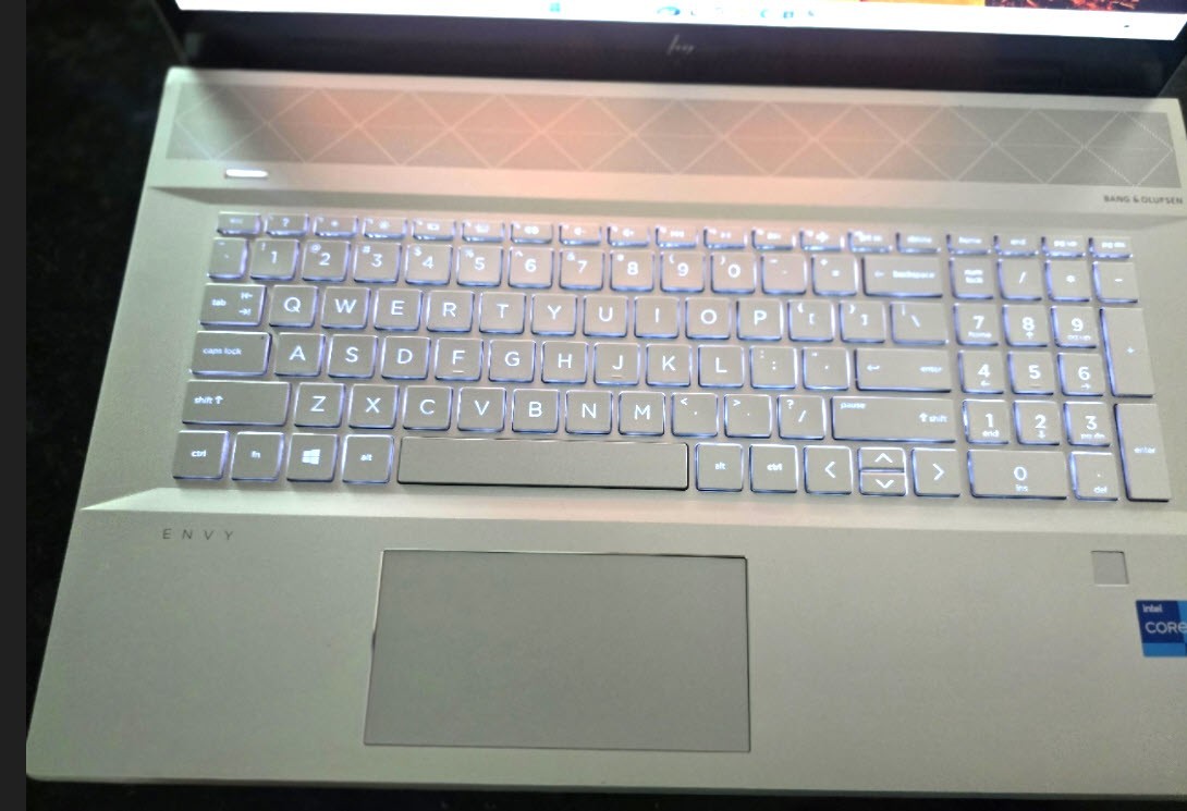 HP 17M ENVY TOUCH CE+i7-1051U@4.9GHz+1TB G4 SSD+1TB SATA+32GB RAM+NVIDIA MX250