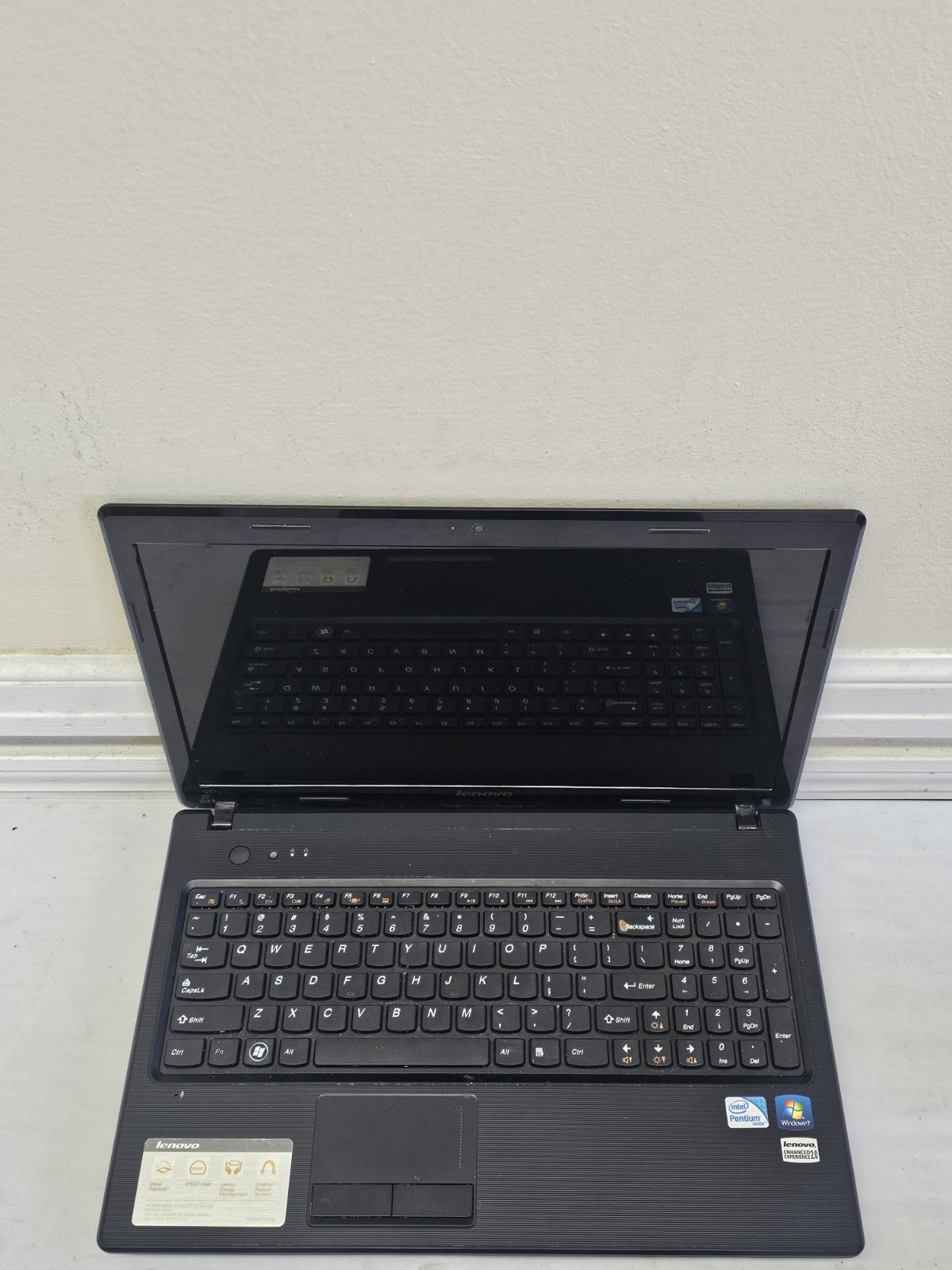Lenovo G570 Laptop – Pentium B950 – 4GB RAM – 750GB HDD – Parts/Repair Read Desc