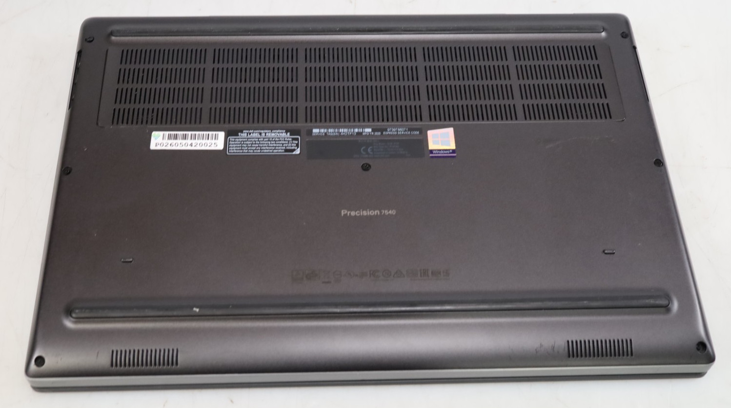 Dell Precision 7540 15.6″ Intel i5-9400H 32GB DDR4 Quadro T2000 No HDD COA OS