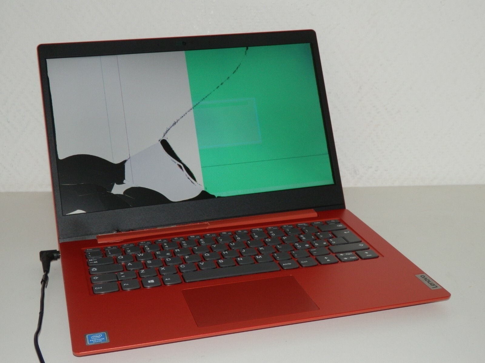 Lenovo IdeaPad 1 14IGL05, Intel Pentium N5030, 4GB Ram, 14″ inch, for parts faulty