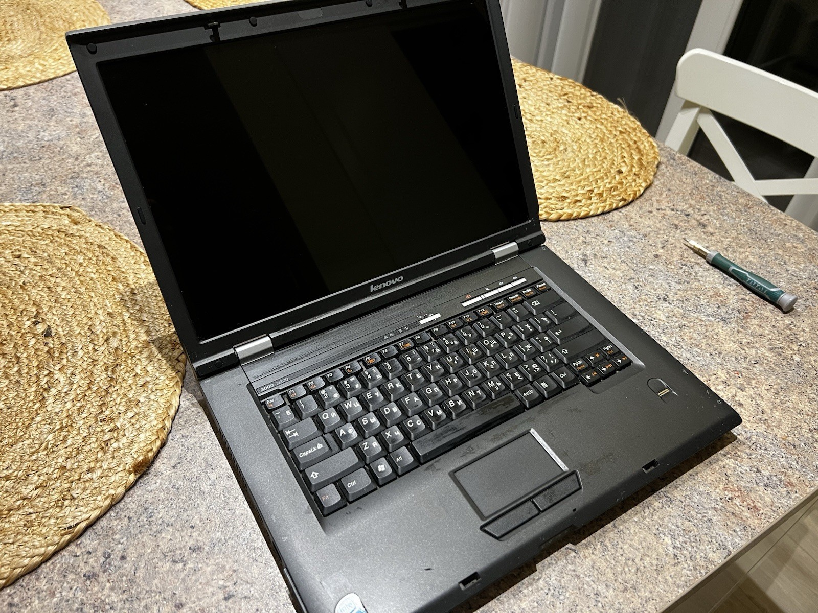 Lenovo 3000 N200 0769 ECG Laptop Intel® Pentium®“ T2390 2GB RAM 250GB HDD
