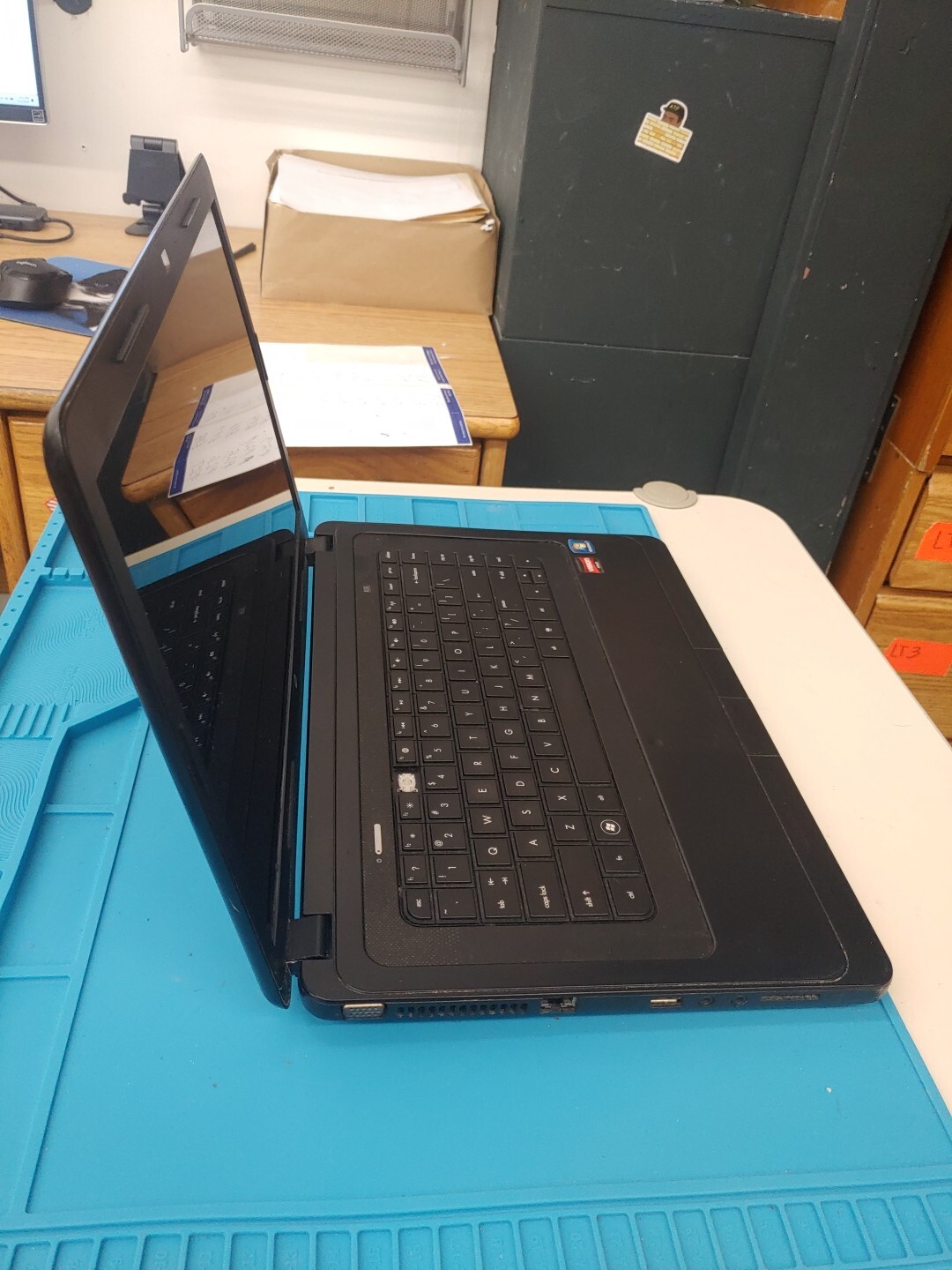 891 – HP 2000 – FOR PARTS / AS-IS