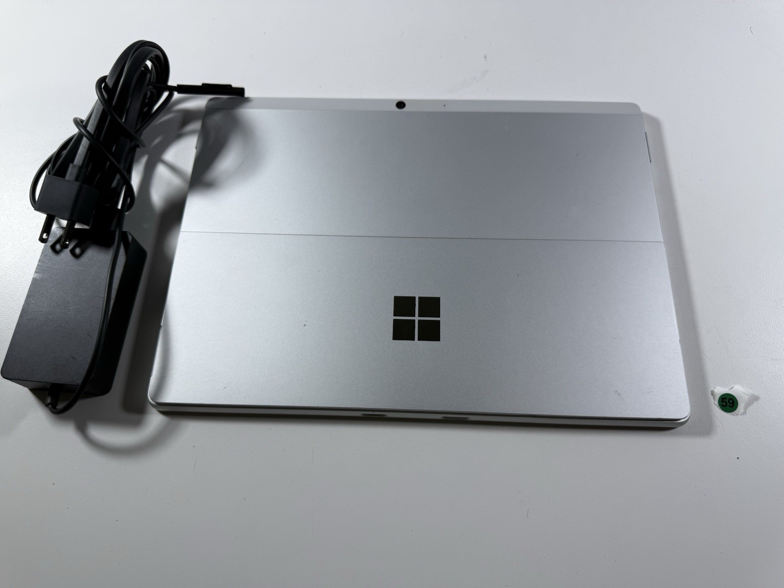 Microsoft Surface Pro 8 (1982) i5-1145G7 – 16GB RAM – 256GB 120Hz – Win 11 Pro