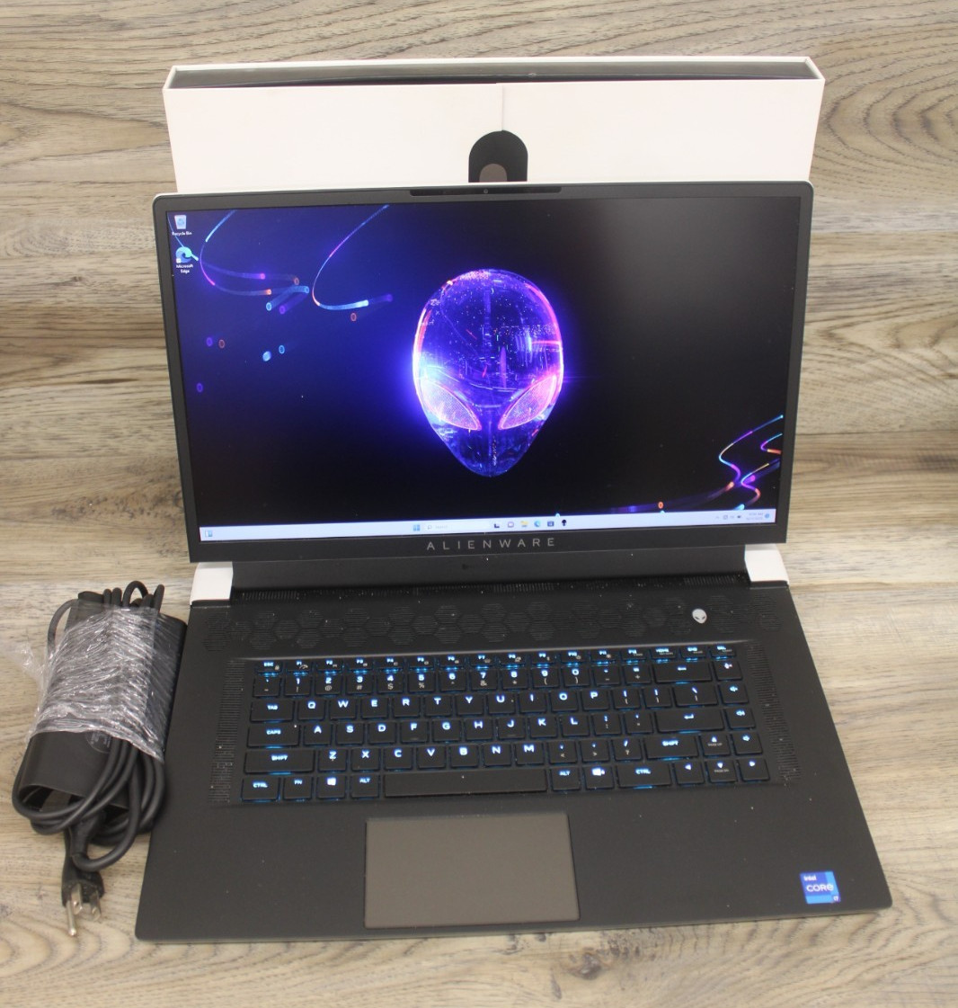 Alienware x17 R1 i7-11800H 16GB RAM 1TB SSD 17.3″ FHD 165Hz RTX 3070 W11