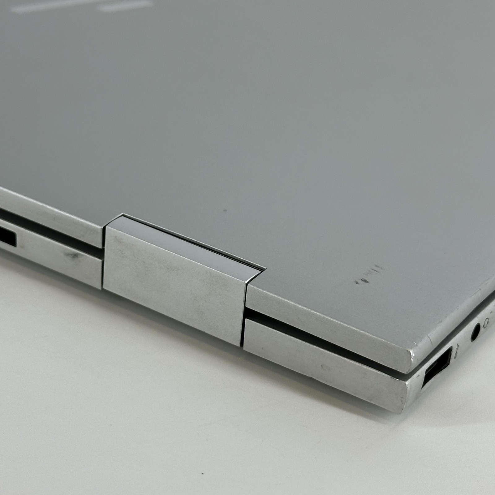 HP Envy x360 15.6 Silver FHD TOUCH 1.3 GHz i5-1235U 8GB RAM 256GB SSD Good
