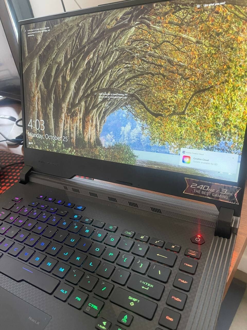 ASUS ROG Strix SCAR III RTX 2070 15.6” 240Hz i7-9750H 32GB RAM 1 TB SSD 1 TB HDD